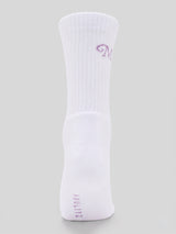 Rückansicht weißer Kaulitz Hills Socken mit lilafarbenem Logo-Detail an der Ferse und „MAUS“-Schriftzug am oberen Schaft.