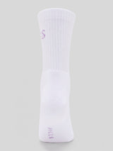 Seitenansicht weißer Kaulitz Hills Socken mit lilafarbenem Schriftzug-Detail an der Ferse.